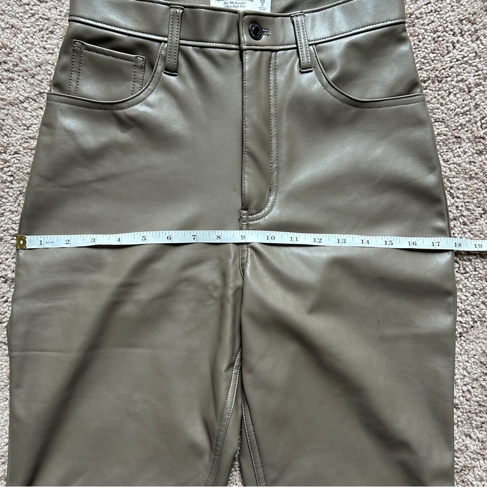 Abercrombie & Fitch Curve Love 90s Straight Ultra High Rise Vegan Leather 26/2 - Picture 7 of 12